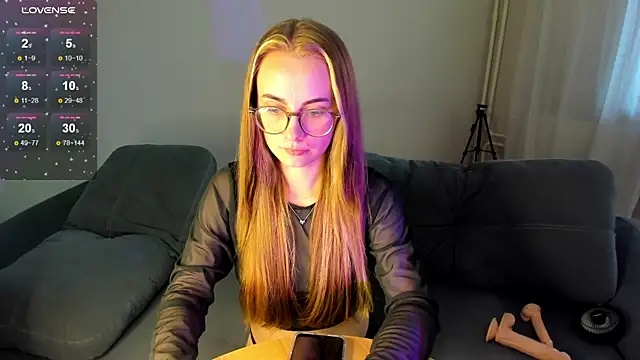 Snapshot of MewStella chatting on 09.23.25 MewStella online show from 09.23.25