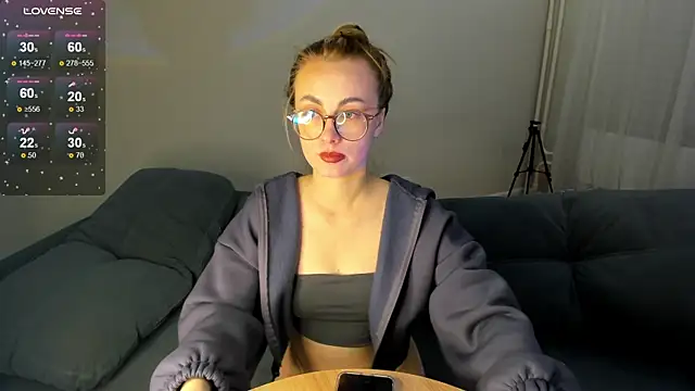 Snapshot of MewStella chatting on 10.01.25 MewStella online show from 10.01.25