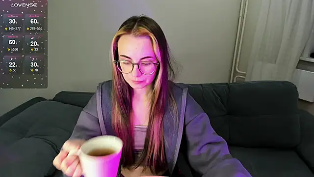 Snapshot of MewStella chatting on 11.06.25 MewStella online show from 11.06.25