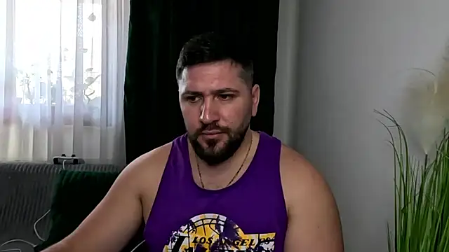 Gold Alpha Boy online show from 04.04.26