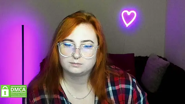 Snapshot of Alicia_love00 chatting on 10.07.25 Alicia love00 online show from 10.07.25