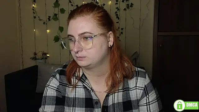 Snapshot of Alicia_love00 chatting on 10.10.25 Alicia love00 online show from 10.10.25