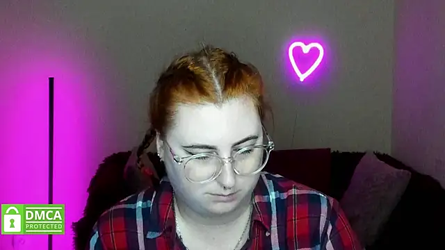 Snapshot of Alicia_love00 chatting on 10.12.25 Alicia love00 online show from 10.12.25