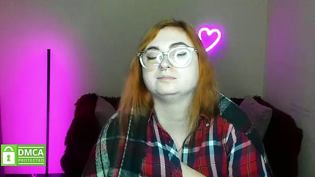 Snapshot of Alicia_love00 chatting on 10.31.25 Alicia love00 online show from 10.31.25