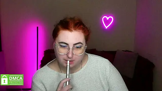 Snapshot of Alicia_love00 chatting on 11.02.25 Alicia love00 online show from 11.02.25