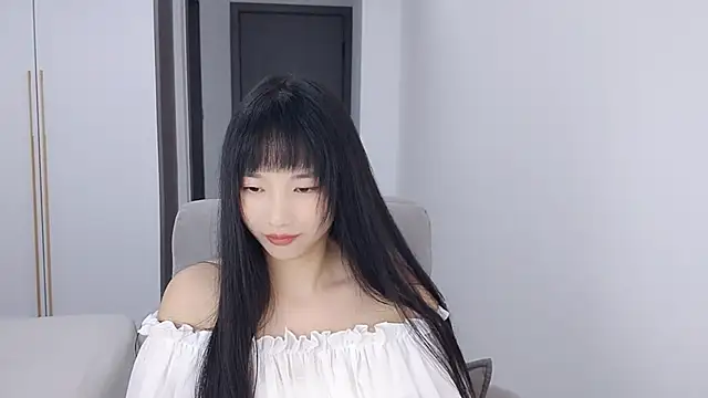 Snapshot of Lisa-3333 chatting on 10.17.25 Lisa-3333 online show from 10.17.25