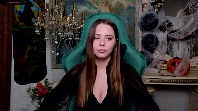 Snapshot of IvoryWood_ chatting on 10.26.25 IvoryWood online show from 10.26.25