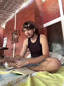 Snapshot of Luxx_14 chatting on 09.13.25 Luxx 14 online show from 09.13.25