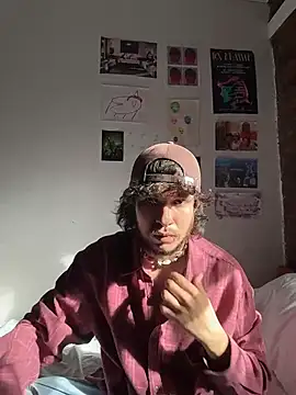 Snapshot of Luxx_14 chatting on 09.18.25 Luxx 14 online show from 09.18.25