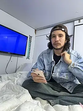 Snapshot of Luxx_14 chatting on 10.31.25 Luxx 14 online show from 10.31.25