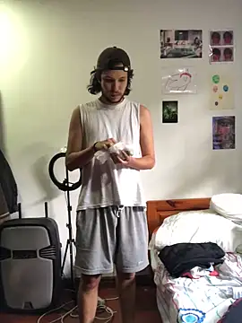 Snapshot of Luxx_14 chatting on 11.04.25 Luxx 14 online show from 11.04.25