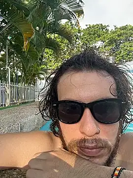 Snapshot of Luxx_14 chatting on 11.30.25 Luxx 14 online show from 11.30.25