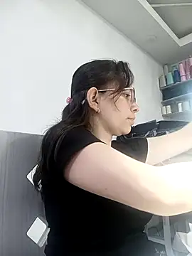 Isabella5 Brown  online show from 10.04.25