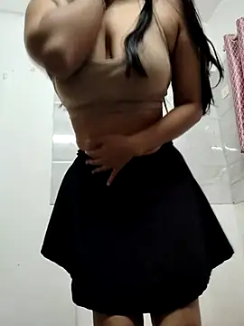 Snapshot of luv_johrrra chatting on 11.20.25 luv johrrra online show from 11.20.25