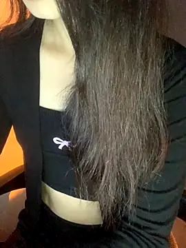 Snapshot of Tinasx56 chatting on 11.18.25 Tinasx56 online show from 11.18.25