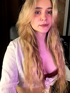 Chloe Ravens online show from 10.11.25