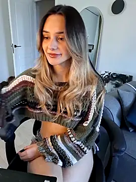 Snapshot of Chloe_Ravens chatting on 06.17.26 Chloe Ravens online show from 06.17.26