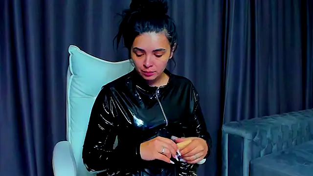 DevashaQueenX online show from 09.30.25