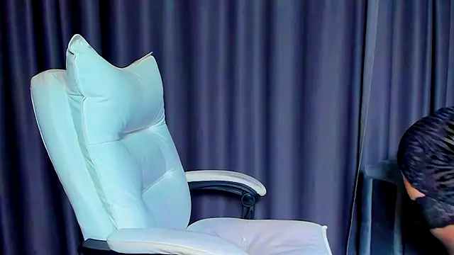 DevashaQueenX online show from 10.22.25