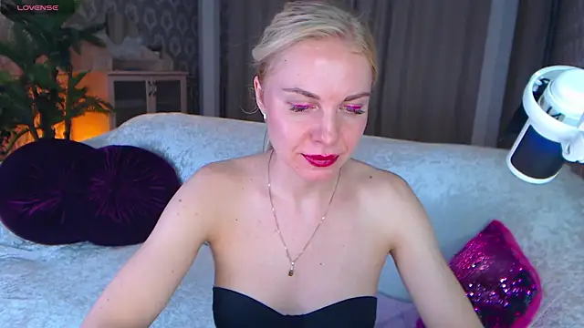 LiSinDoll online show from 11.27.25