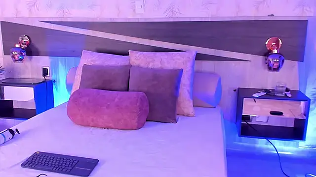 Adaa Stone online show from 12.18.25