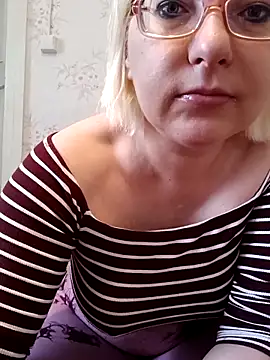 Snapshot of VikaKing chatting on 04.25.26 VikaKing online show from 04.25.26