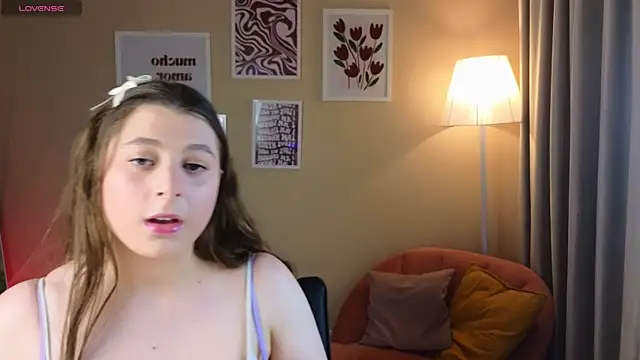 Queen Michelle  online show from 10.08.25