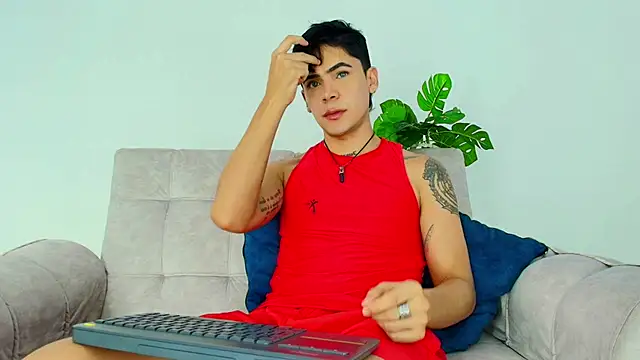 Snapshot of CamiiGuzmanX chatting on 09.26.25 CamiiGuzmanX online show from 09.26.25