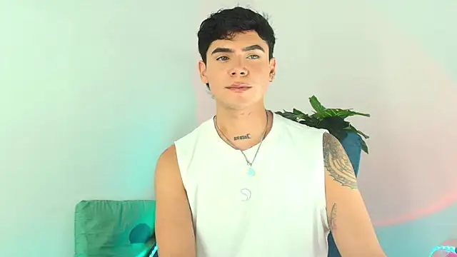 CamiiGuzmanX online show from 12.05.25