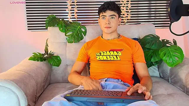 CamiiGuzmanX online show from 06.05.26