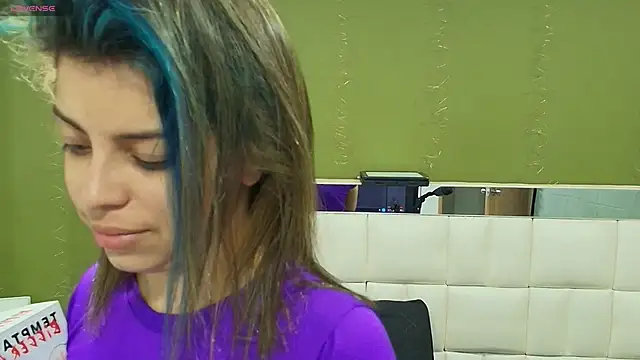 gisell gomez online show from 10.25.25