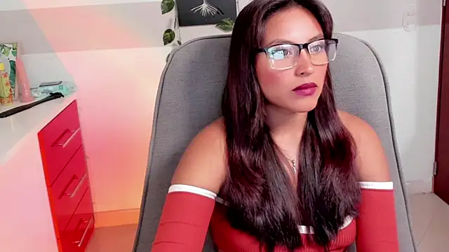 Cameroon-Diaz online show from 04.15.26