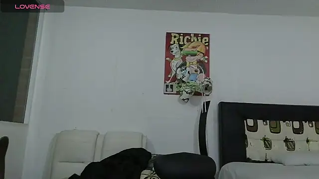 Snapshot of Thomasjons_ chatting on 06.13.26 Thomasjons online show from 06.13.26