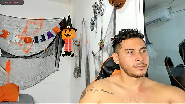 Snapshot of ashlan_king chatting on 10.25.25 ashlan king online show from 10.25.25