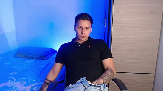 valentinosex1 online show from 01.17.26