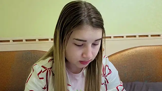 Snapshot of sugarskitty chatting on 04.09.26 sugarskitty online show from 04.09.26