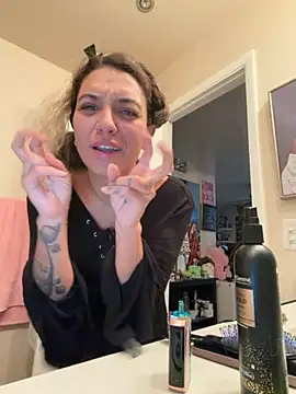 Chicagobabe online show from 11.21.25