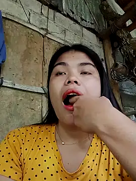 Snapshot of cloe_candy19 chatting on 10.27.25 cloe candy19 online show from 10.27.25