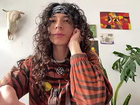 camille delrey online show from 09.17.25