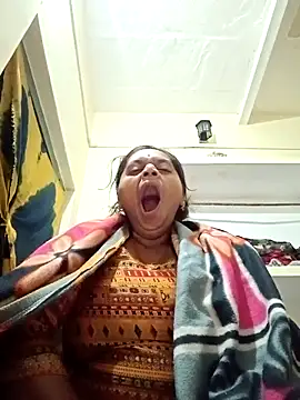 Hot crety online show from 11.28.25