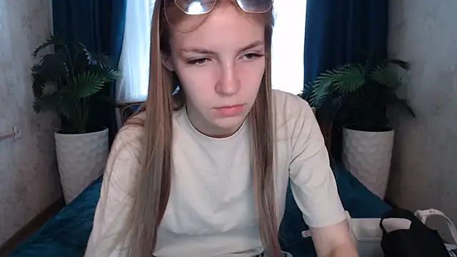 HitGyrl online show from 06.15.26