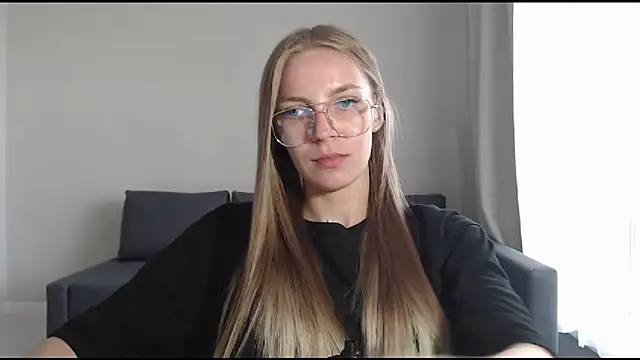 HitGyrl online show from 07.08.26