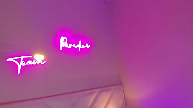 Snapshot of _wendy_x chatting on 10.16.25 wendy x online show from 10.16.25