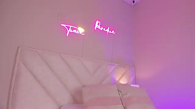 Snapshot of _wendy_x chatting on 11.13.25 wendy x online show from 11.13.25