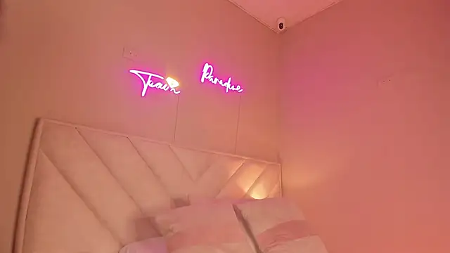 Snapshot of _wendy_x chatting on 11.21.25 wendy x online show from 11.21.25