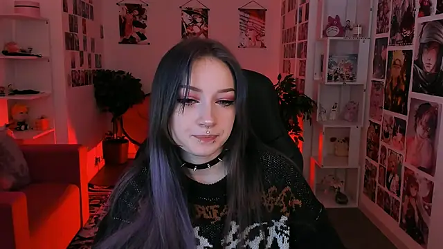 Snapshot of LiliLuna chatting on 09.14.25 LiliLuna online show from 09.14.25