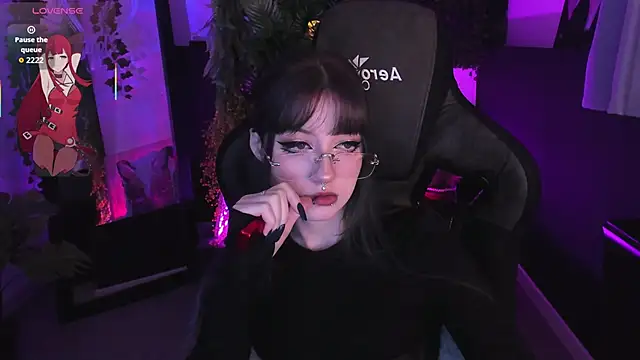 LiliLuna online show from 02.18.26