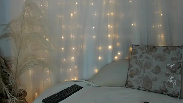 Snapshot of arianna_cox__ chatting on 09.19.25 arianna cox online show from 09.19.25