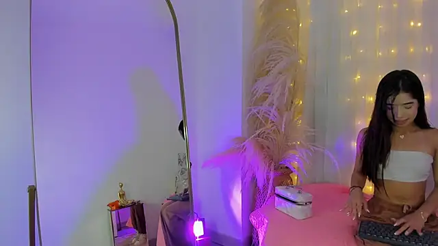 Snapshot of arianna_cox__ chatting on 10.23.25 arianna cox online show from 10.23.25