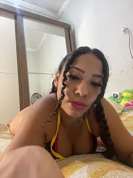 Snapshot of jhennyfer chatting on 11.20.25 jhennyfer online show from 11.20.25